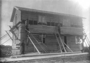 Yttterpanel sätts på 1926